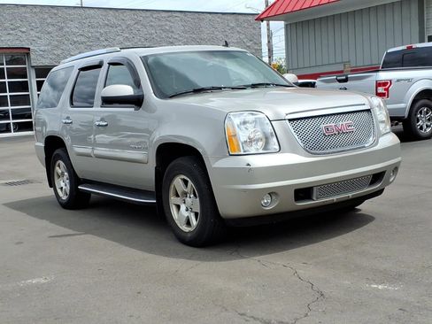 Used 2007 GMC Yukon Denali AWD/4WD image 7