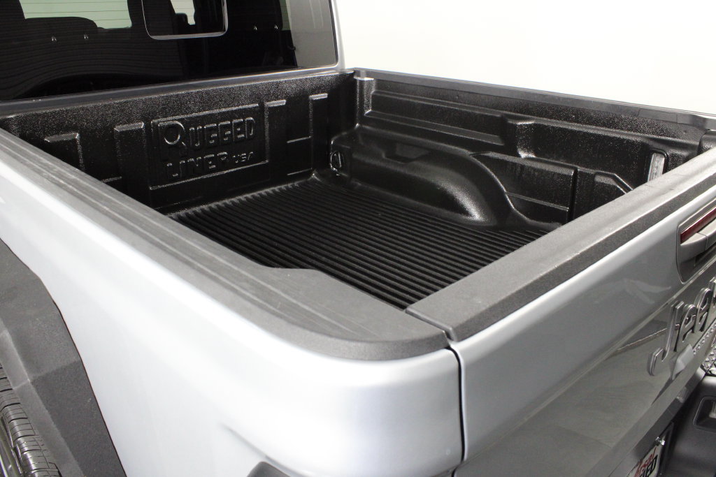 Used 2023 Jeep Gladiator Overland AWD/4WD image 16