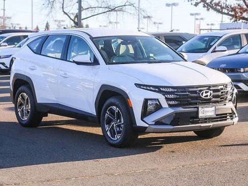 New 2026 Hyundai Tucson Blue SE image 6