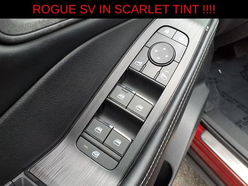Used 2025 Nissan Rogue SV AWD/4WD image 14