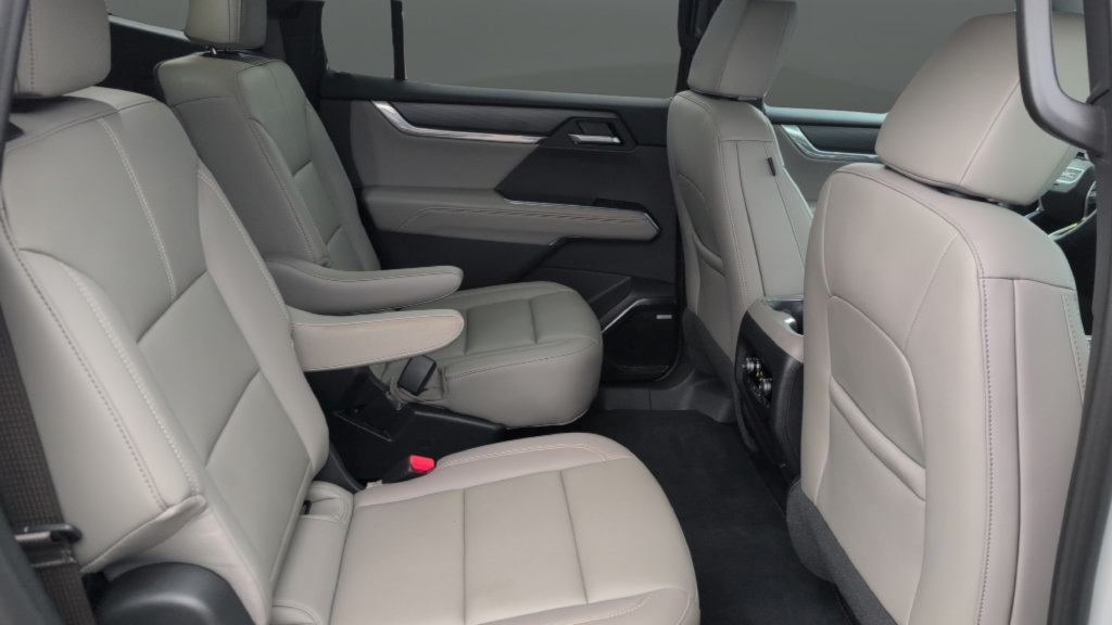 Certified 2026 GMC Acadia Elevation w/ Elevation Premium Package AWD/4WD image 26