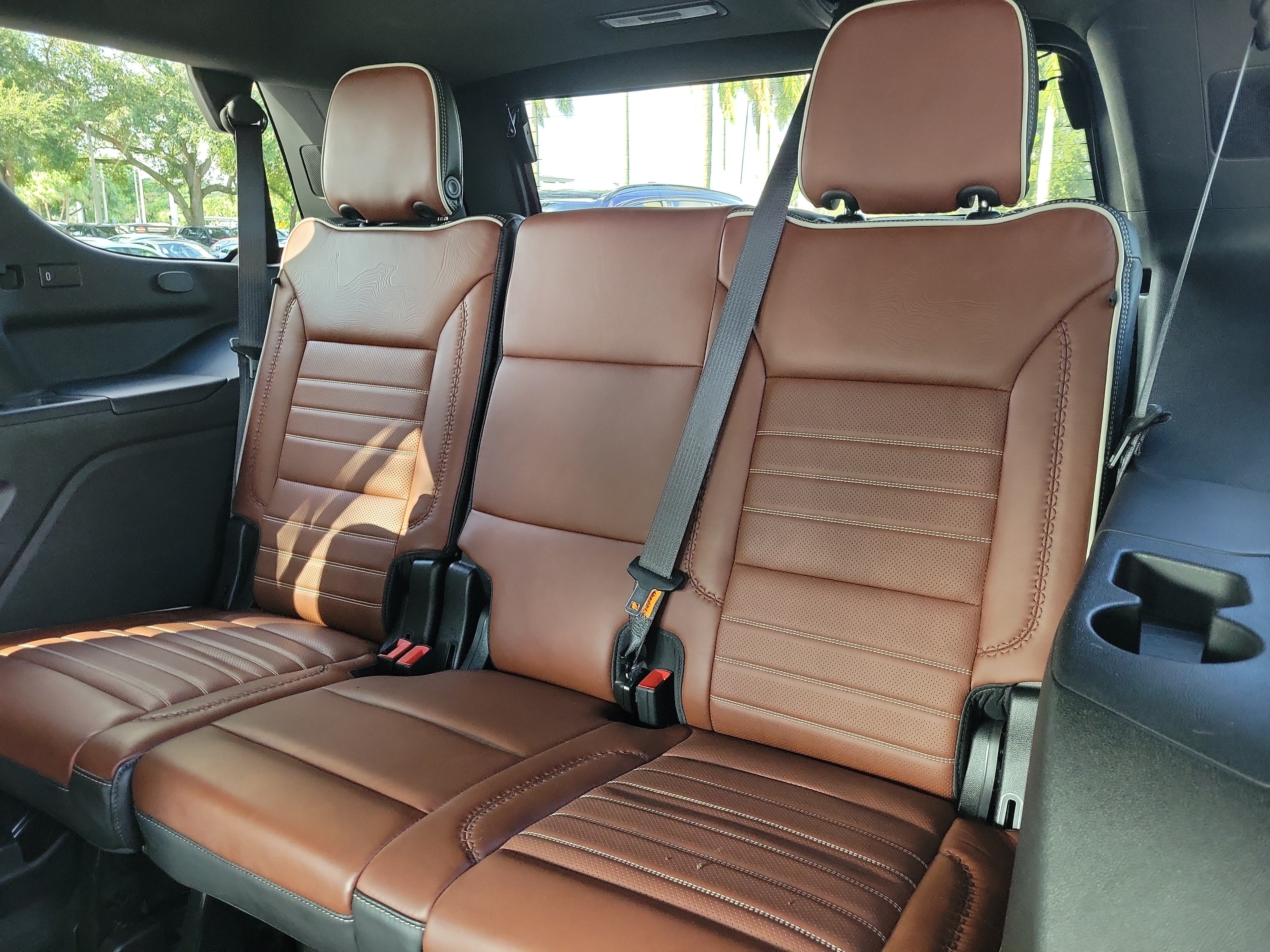 Used 2024 GMC Yukon Denali Ultimate AWD/4WD image 11
