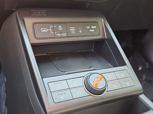 Used 2024 Hyundai Kona Limited FWD image 23