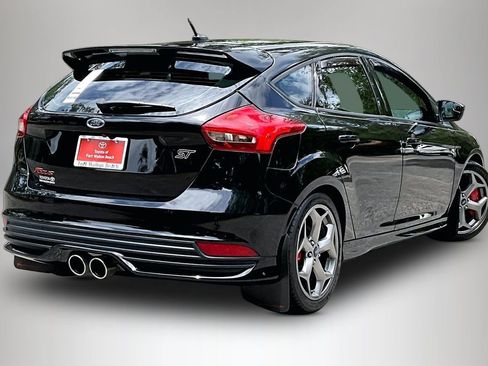 Used 2017 Ford Focus ST FWD image 5