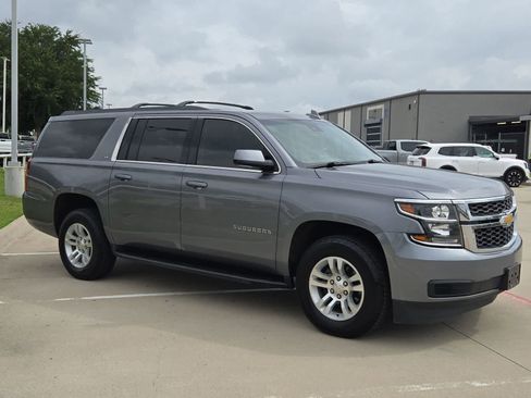 Used 2019 Chevrolet Suburban LT RWD image 8