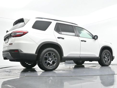 Used 2024 Honda Pilot TrailSport image 60