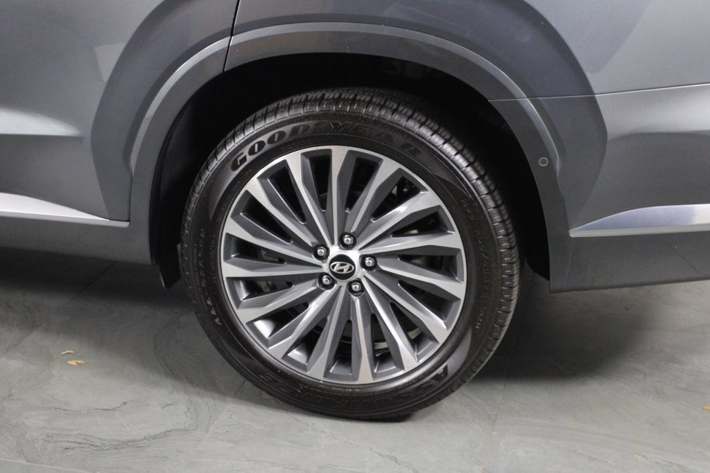 Certified 2024 Hyundai Palisade Calligraphy FWD image 15