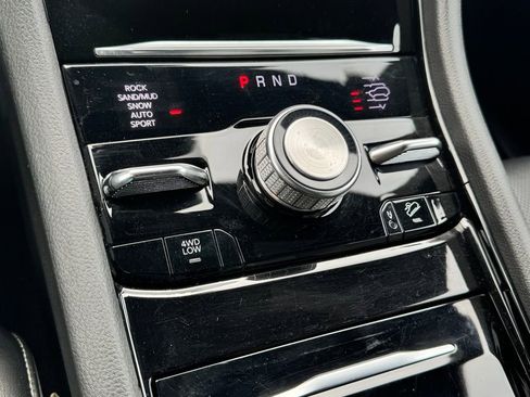 Used 2023 Jeep Grand Cherokee Overland w/ Luxury Tech Group IV image 26