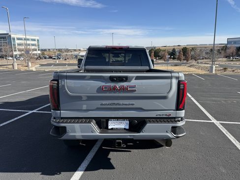 Used 2025 GMC Sierra 2500 AT4 image 6