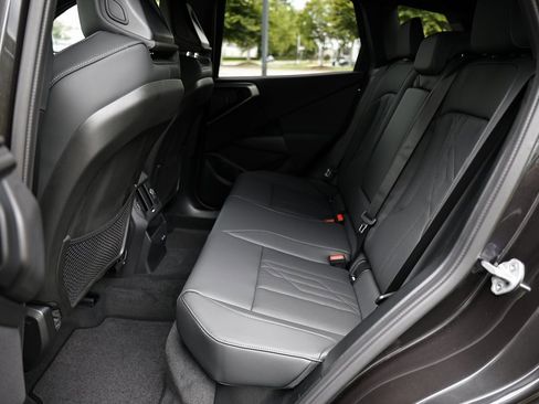 Used 2025 BMW X3 xDrive30i w/ M Sport Package image 25