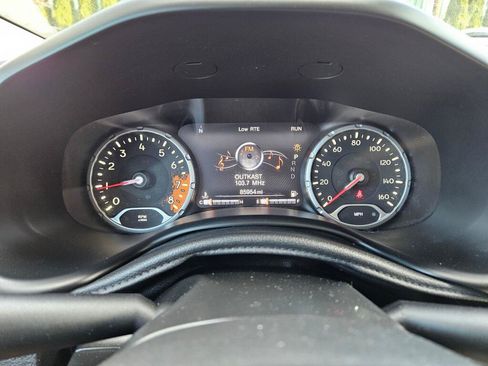 Used 2017 Jeep Renegade Latitude AWD/4WD image 19