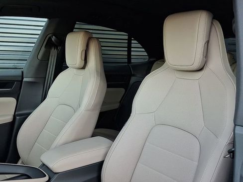 New 2025 Porsche Macan 4 Electric image 5