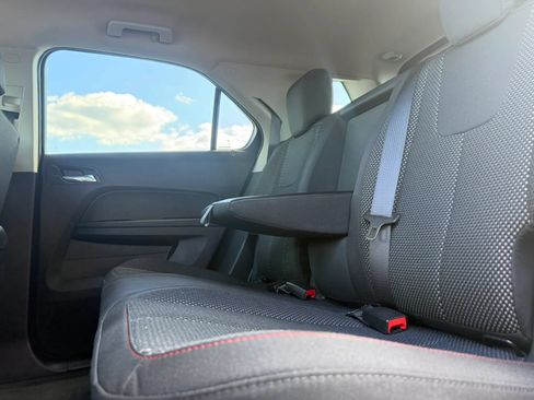 Used 2017 Chevrolet Equinox LT AWD/4WD image 11
