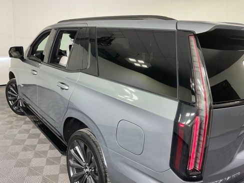 Used 2025 Cadillac Escalade V w/ LPO, Floor Liner Package image 31