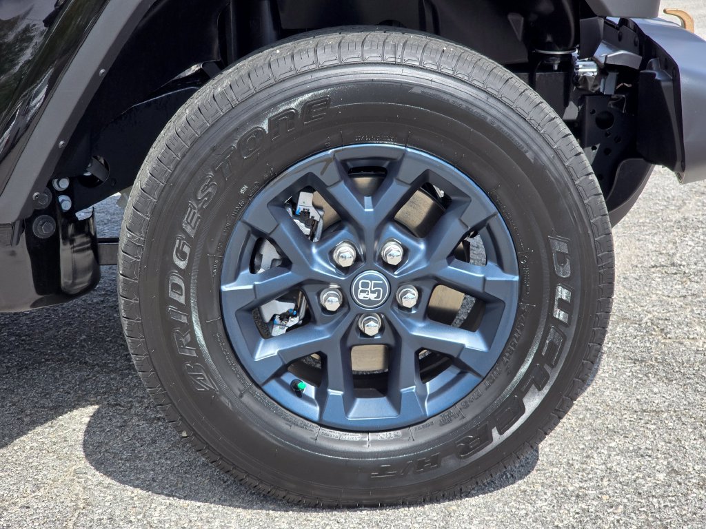New 2026 Jeep Gladiator Sport AWD/4WD image 14