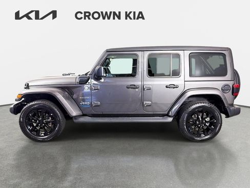 Used 2022 Jeep Wrangler Unlimited Sahara w/ Cold Weather Group AWD/4WD image 9