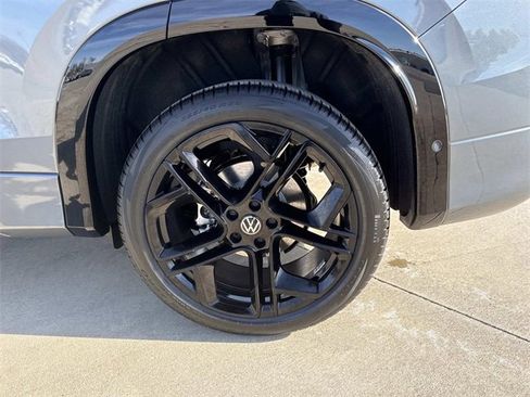 New 2026 Volkswagen Tiguan SE R-Line image 27