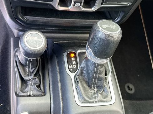 Certified 2022 Jeep Wrangler Unlimited Sahara AWD/4WD image 18