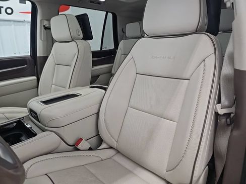Used 2024 GMC Yukon Denali w/ Advanced Technology Package AWD/4WD image 42