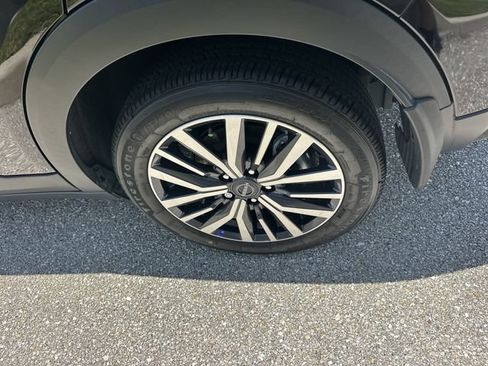 Used 2023 Nissan Kicks SV FWD image 10