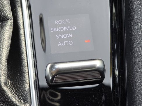 Used 2024 Jeep Compass Trailhawk image 10