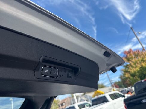 Used 2022 Ford Explorer 4WD w/ Class IV Trailer Tow Package image 30