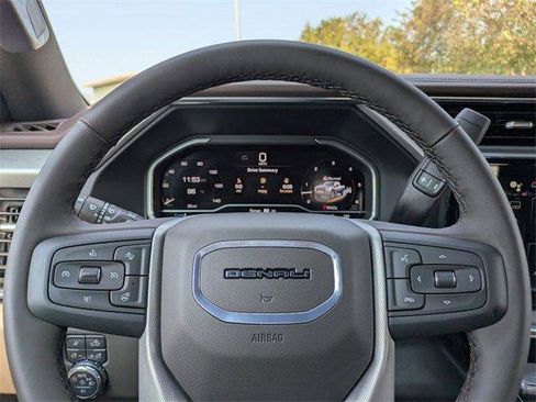 New 2025 GMC Sierra 2500 Denali w/ Denali Reserve Package image 29