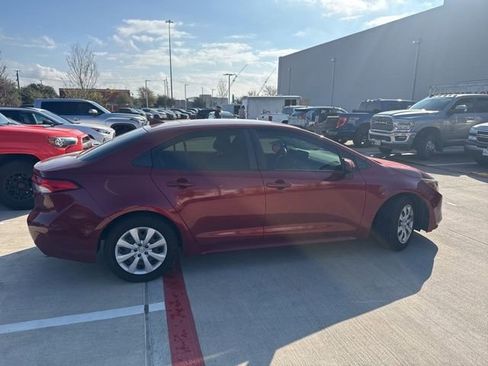 Certified 2022 Toyota Corolla LE w/ Carpet Mat Package (TMS) image 3