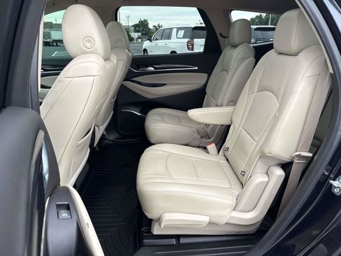 Used 2020 Buick Enclave Essence AWD/4WD image 12