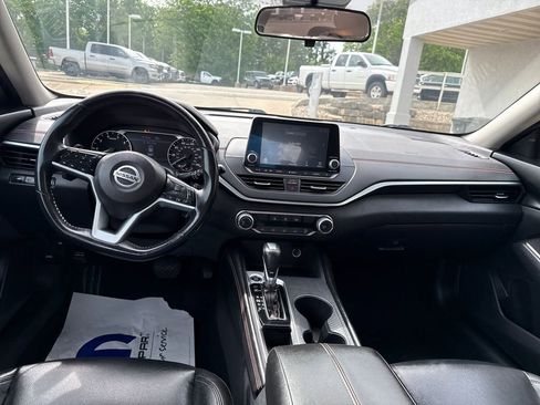 Used 2021 Nissan Altima 2.5 SR FWD image 12
