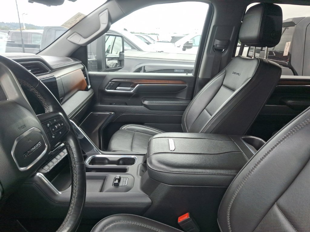 Used 2024 GMC Sierra 3500 Denali w/ Denali Reserve Package AWD/4WD image 10