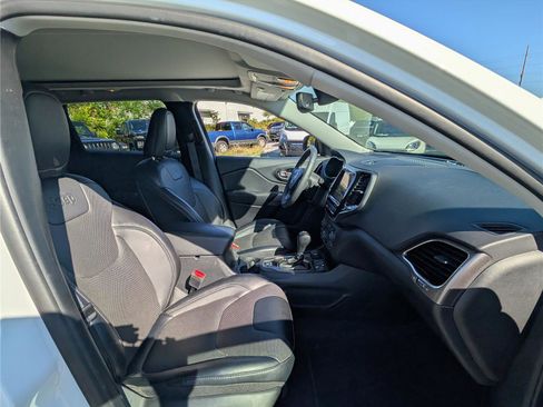 Used 2022 Jeep Cherokee Limited image 9