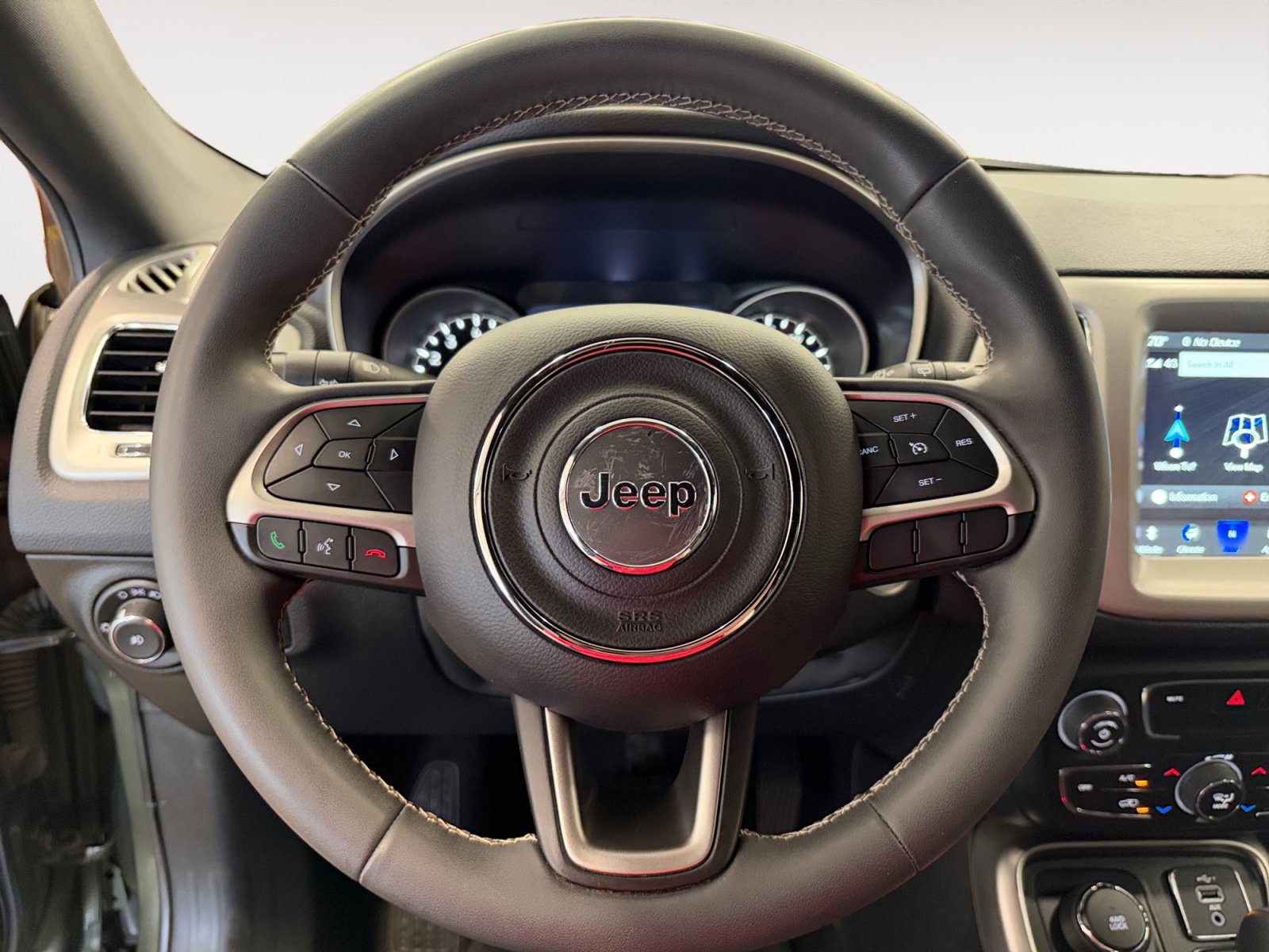 Used 2021 Jeep Compass Latitude AWD/4WD image 14