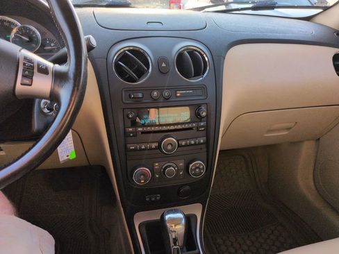 Used 2010 Chevrolet HHR LT FWD image 18