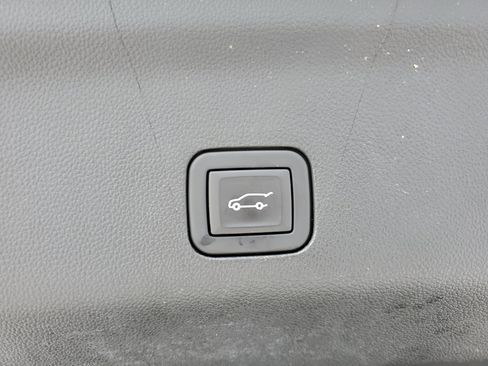 Used 2023 Chevrolet Tahoe Premier image 19