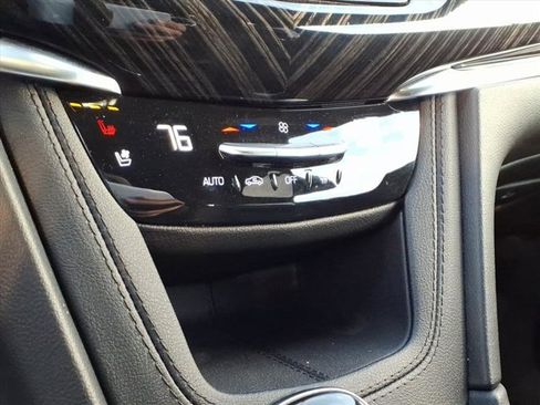 Used 2025 Cadillac XT6 Premium Luxury image 14