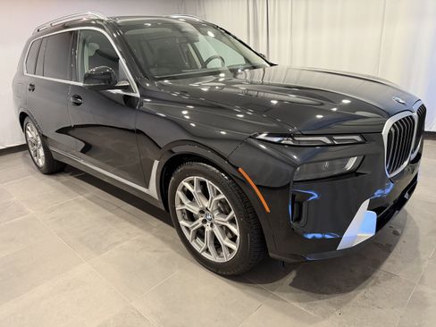 New 2026 BMW X7 xDrive40i w/ Premium Package image 2