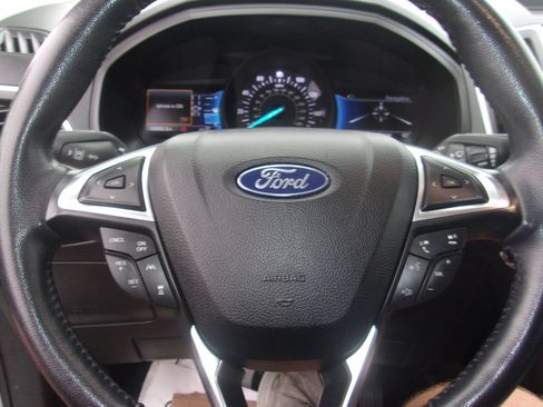 Used 2023 Ford Edge SEL image 12
