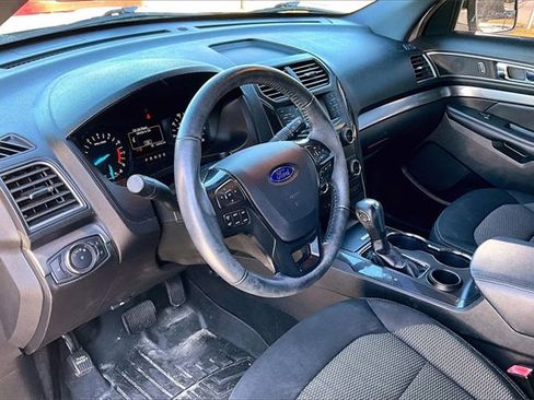 Used 2019 Ford Explorer XLT image 14