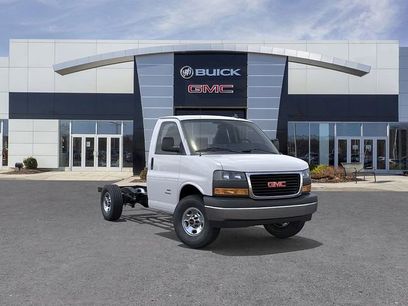 New 2025 GMC Savana 3500 w/ Power Convenience Package