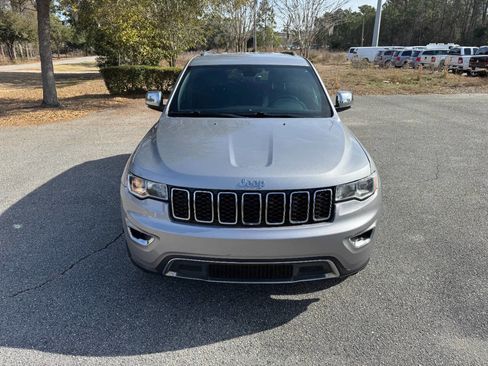 Used 2017 Jeep Grand Cherokee Limited image 2