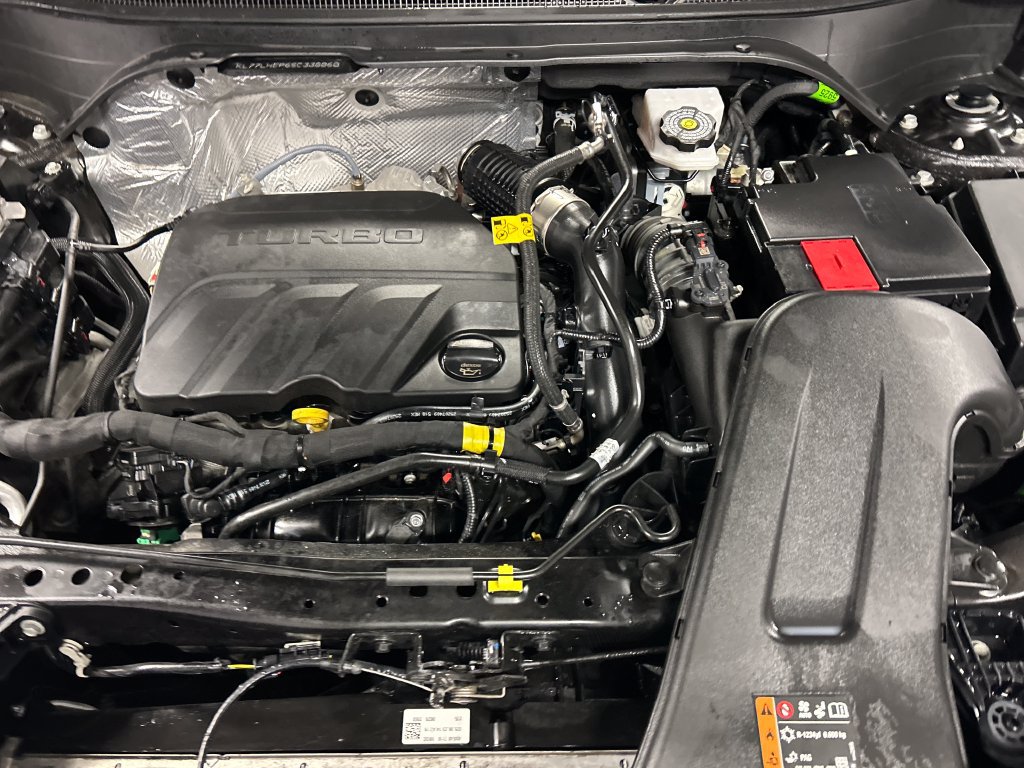 Used 2025 Chevrolet Trax LT FWD image 24