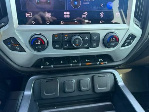 Used 2018 GMC Sierra 1500 SLT AWD/4WD image 29