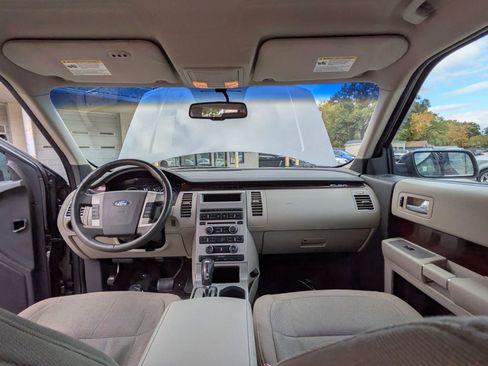 Used 2010 Ford Flex SEL image 16