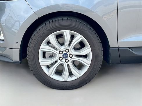Used 2022 Ford Edge Titanium image 29