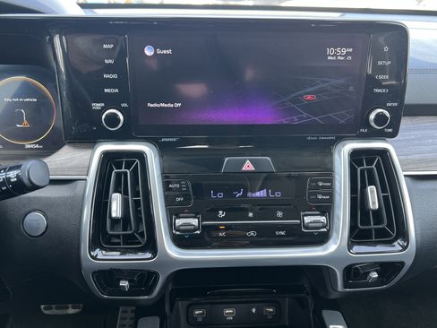 Used 2022 Kia Sorento SX Prestige image 32