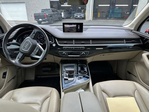 Used 2018 Audi Q7 3.0T Premium Plus w/ Premium Plus Package AWD/4WD image 10