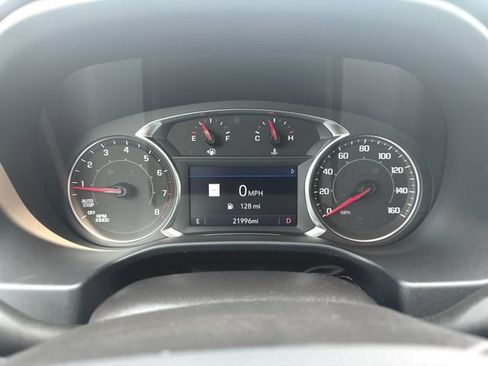 Used 2023 GMC Acadia SLE w/ Driver Convenience Package FWD image 11