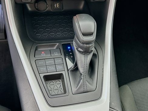 Used 2025 Toyota RAV4 LE image 23
