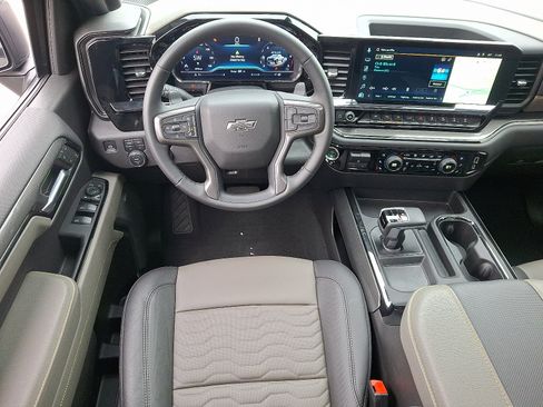Used 2025 Chevrolet Silverado 1500 ZR2 image 12